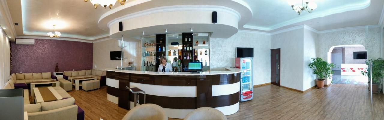 Georgia Hotel Jerevan Buitenkant foto